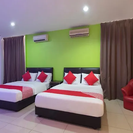 Oyo 44072 Mines Cempaka Hotel Nilai Exterior photo