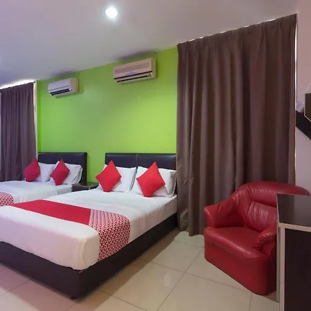 Oyo 44072 Mines Cempaka Hotel Nilai Exterior photo