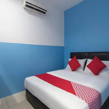 Oyo 44072 Mines Cempaka Hotel Nilai Exterior photo