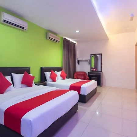 Oyo 44072 Mines Cempaka Hotel Nilai Exterior photo