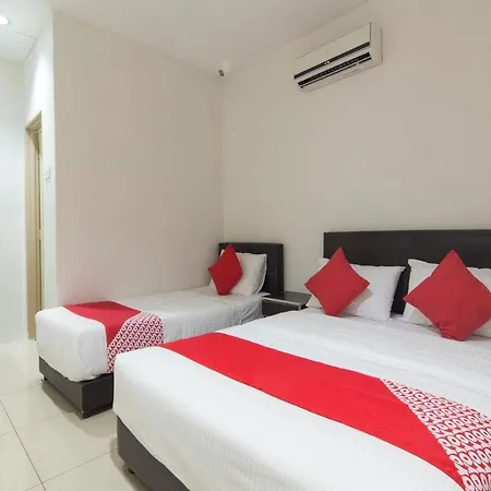 Oyo 44072 Mines Cempaka Hotel Nilai Exterior photo