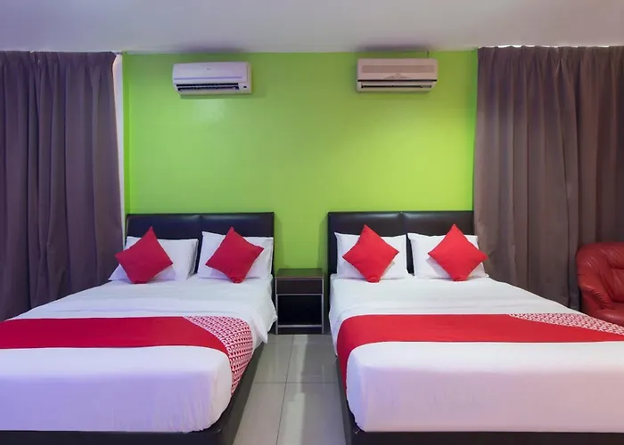 Oyo 44072 Mines Cempaka Hotel