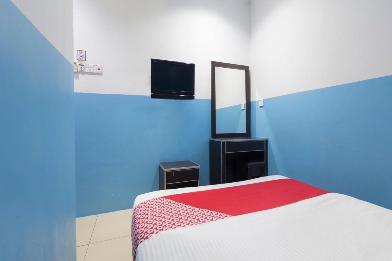 Mines Cempaka Hotel 2*